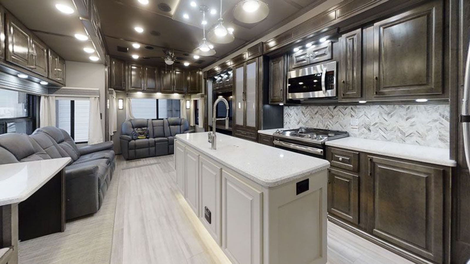 full_time_rear_living_fifth_wheel