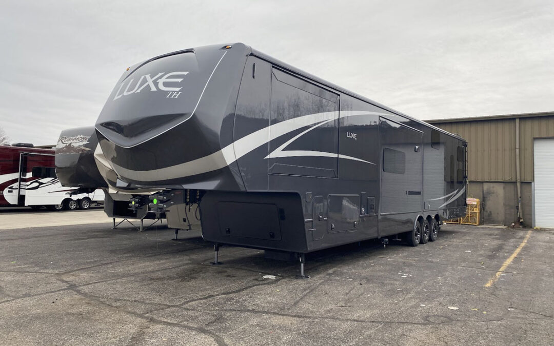 SOLD | Luxe Toy Hauler 48FB | 10539
